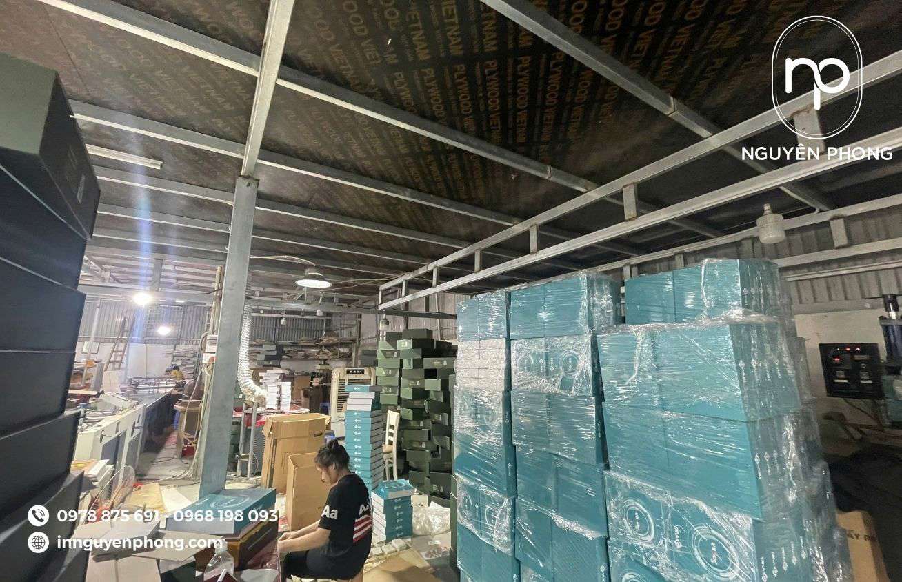 In hộp cứng tại Nguyên Phong với giá tận xưởng 
